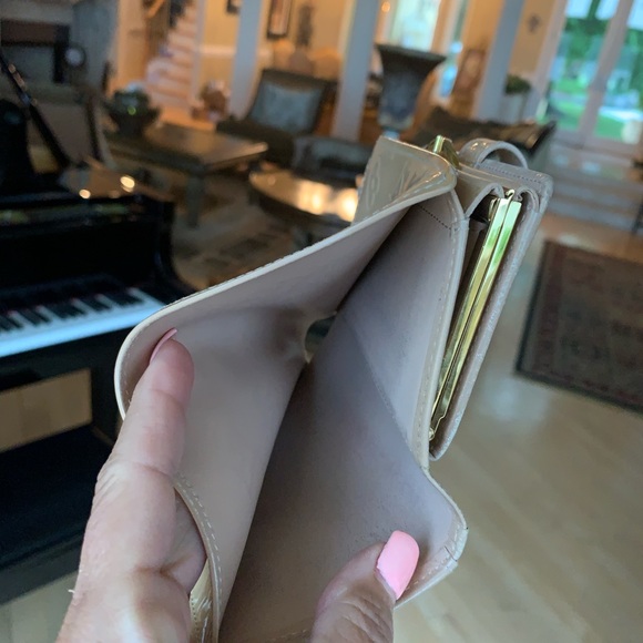 Louis Vuitton Rose Flor Vernis Wallet - Picture 9 of 15